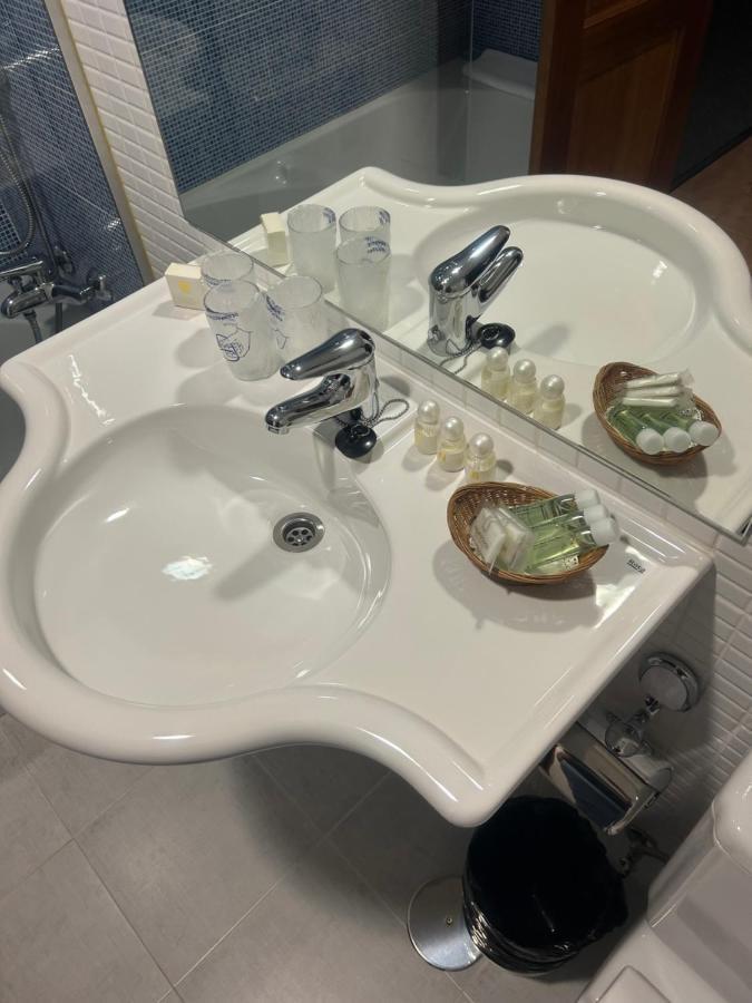 Hostal 36 トレド エクステリア 写真